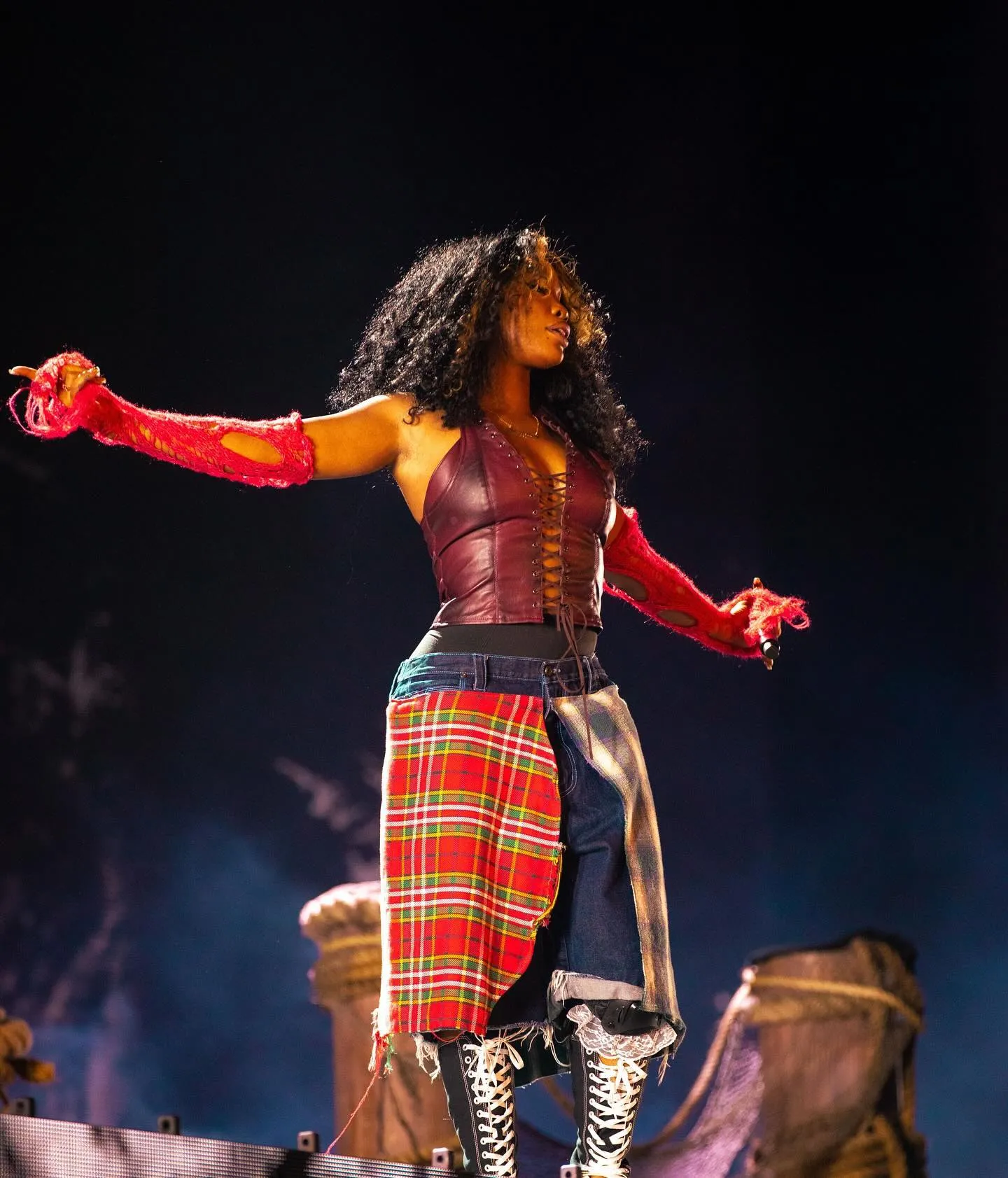 SZA - SOS Tour and Camp Flog Gnaw